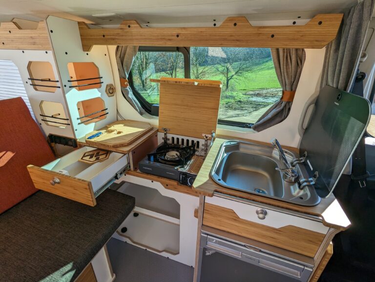 est van mania (8) Aménager son van avec le kit EST de Van Mania